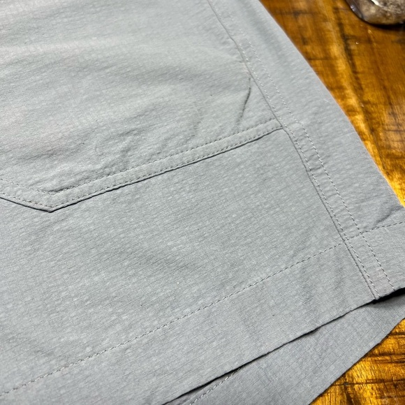 Patagonia shorts, size 10 women - Picture 7 of 16